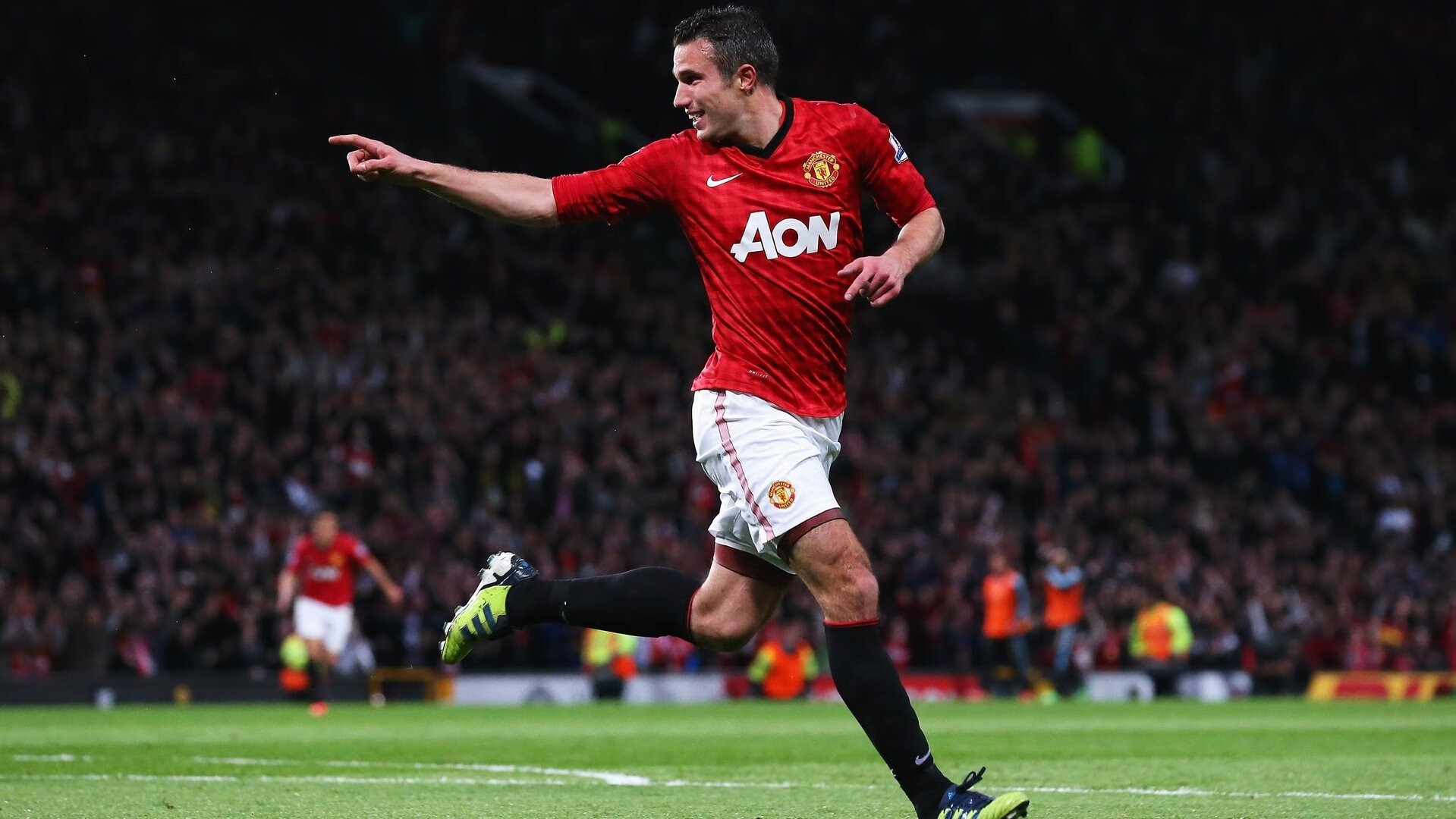 九游娱乐-帕金斯短距离蝶泳爆发力惊艳全场，帕金斯运球